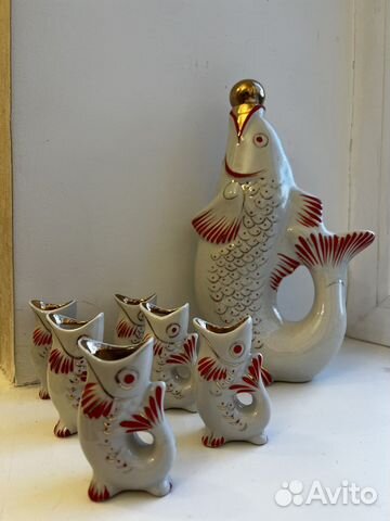 Фарфоровый графин и 6 стопок