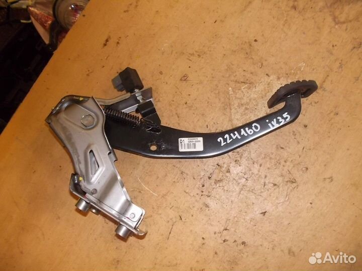 Педаль тормоза (Kia Sportage)