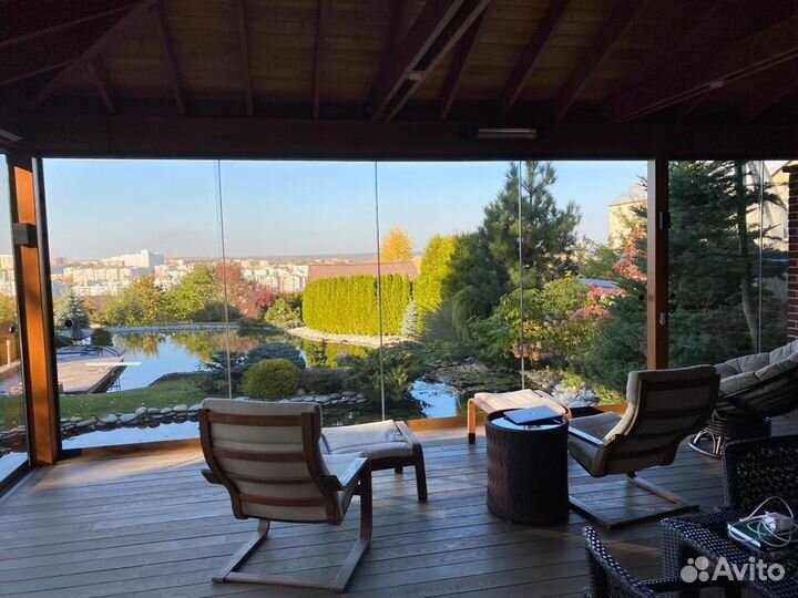 Безрамное остекление террас и беседок веранды