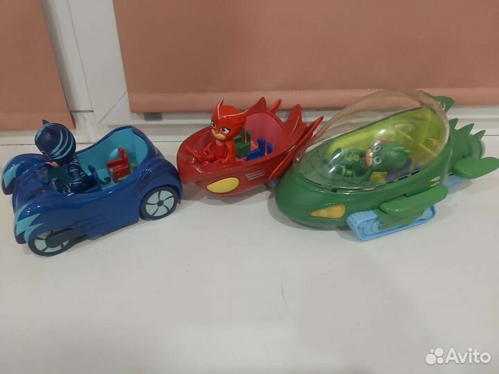 Герои в масках машинки