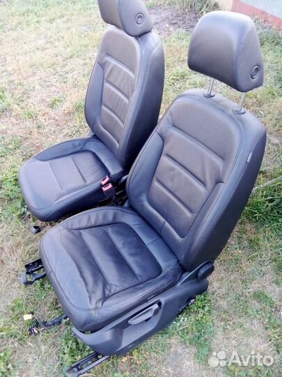 Передние кожаные сидения Tuareg рейсталинг