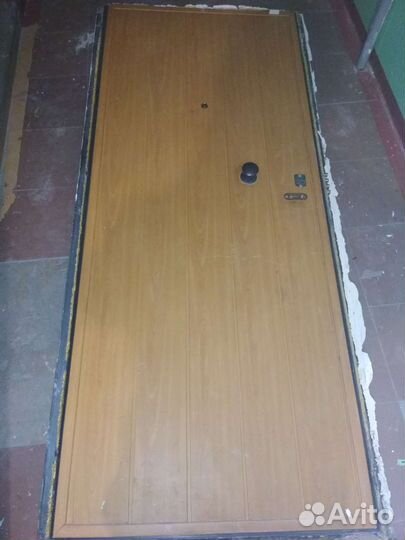 Металлическая дверь бу