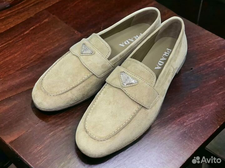 Лоферы женские prada