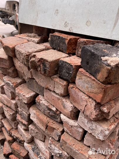 Кирпич бу