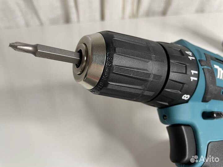 Аккумуляторная дрель-шуруповерт Makita DF333dwye4