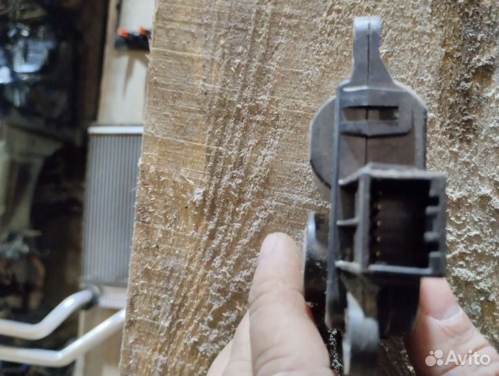 Моторчик привода заслонки печки на УАЗ Патриот