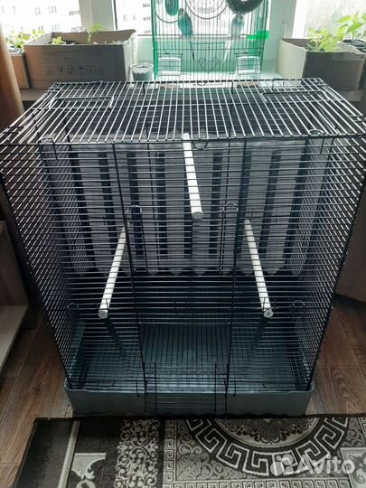Клетка для крупного попугая