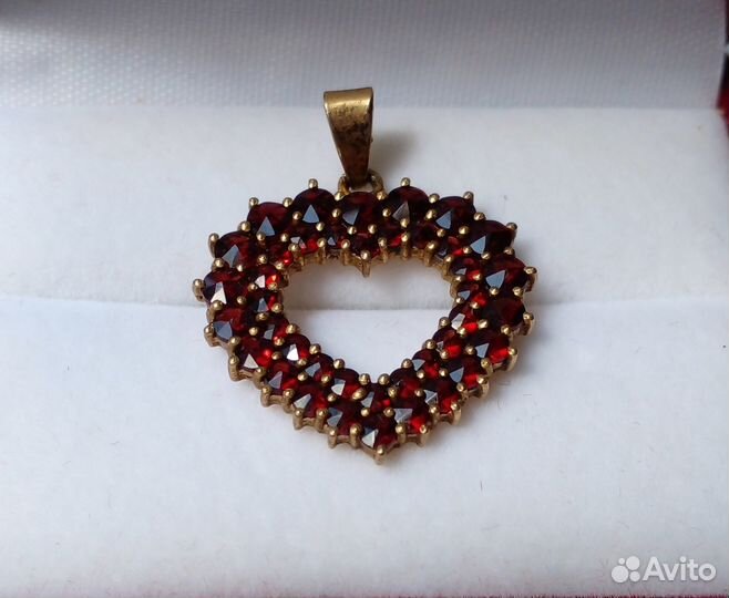 Винтажная подвеска с гранатами