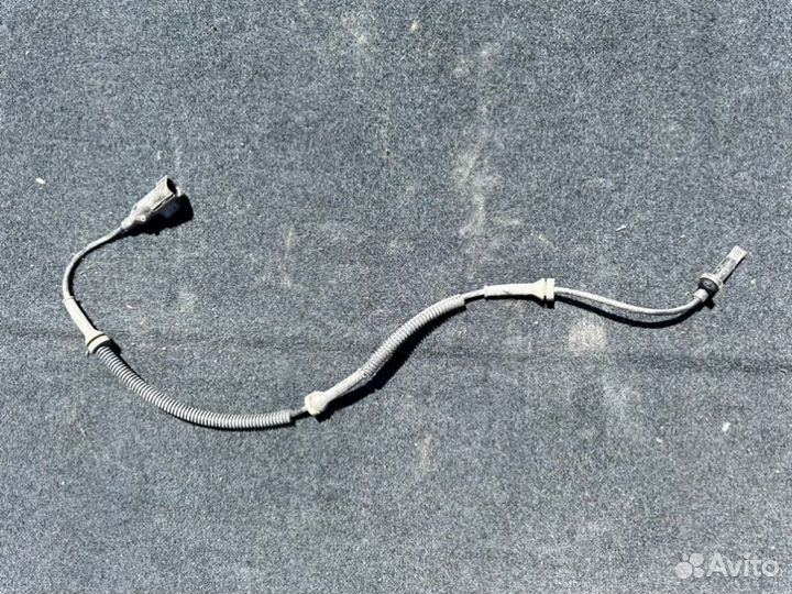 Датчик ABS задний правый Land Rover Range Rover