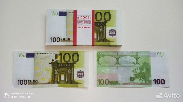 Набор Сувенирных Денег 100 евро и купюра 500