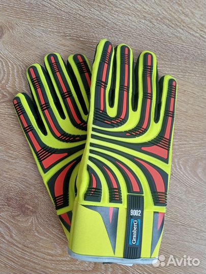 Противоударные перчатки