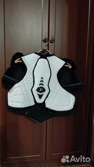 Нагрудник хоккейный взрослый