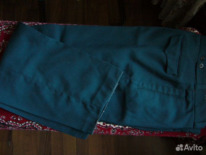 Офицерские брюки, рубашка и галстук времен СССР