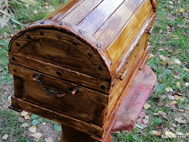 Сундук деревянный
