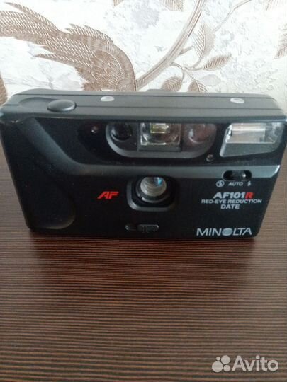 Плёночный фотоаппарат Minolta AF101R