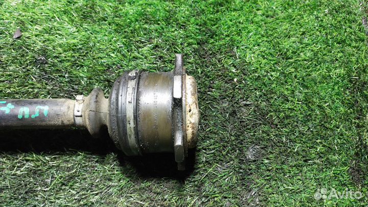 Полуось передняя левая Volkswagen Passat B5