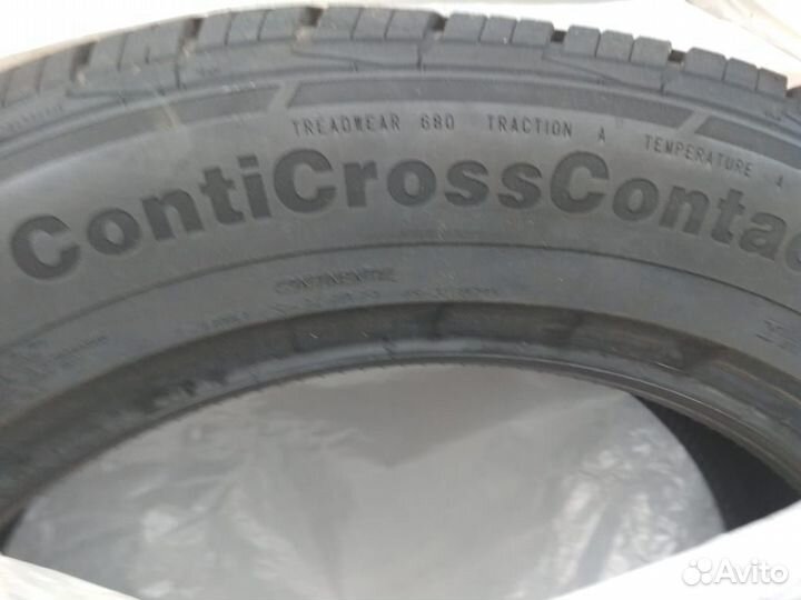 Continental ContiCrossContact LX2 215/60 R17 96H
