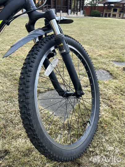 Велосипед Trek precaliber б/у чёрный с зелёным