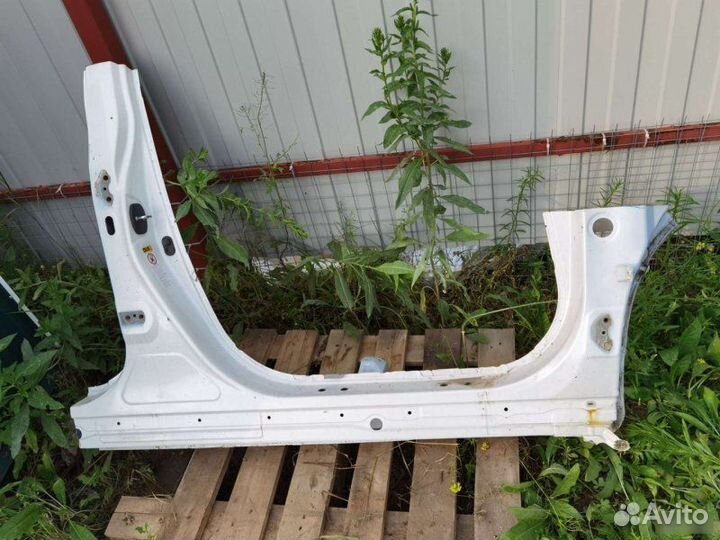 Боковина правая Lexus Rx 3