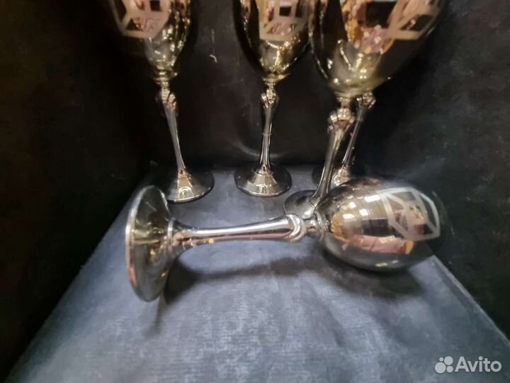 Высокие рюмки, с рисунком. В наличии 5 шт