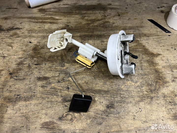 Датчик уровня топлива Mercedes Benz W203 W211