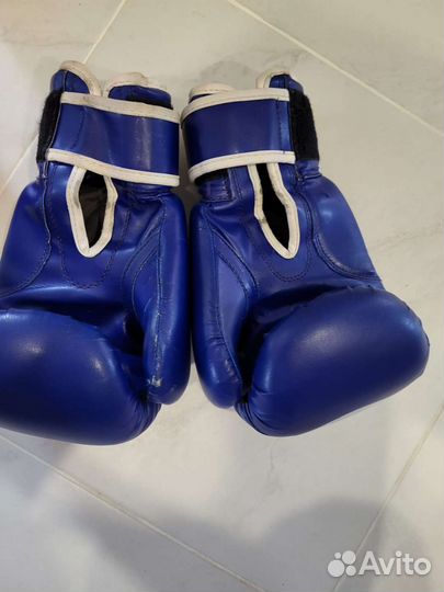 Боксерские перчатки