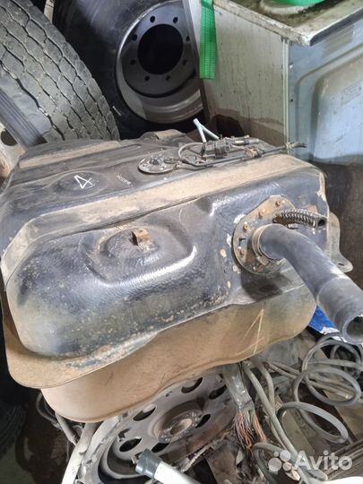 Продам топливный бак