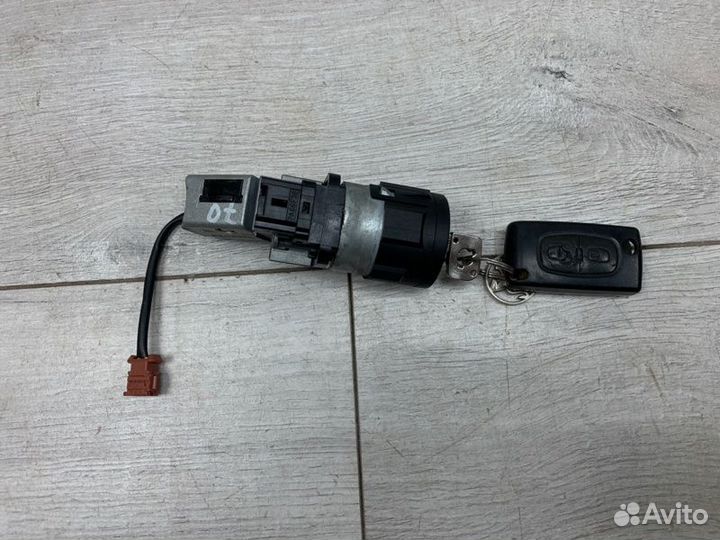 Замок зажигания Peugeot 307 универсал 9HX
