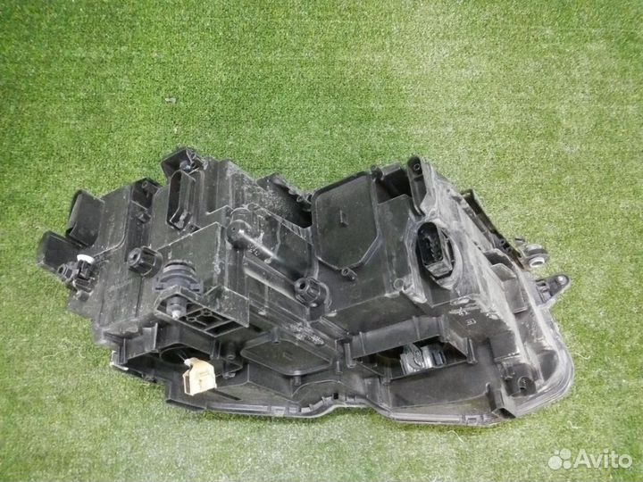 Фара левая Volkswagen Tiguan