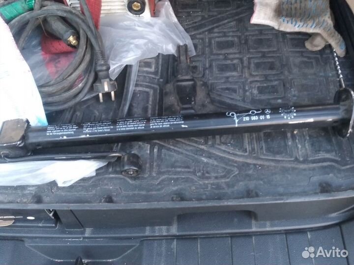 Домкрат Мерседес w202