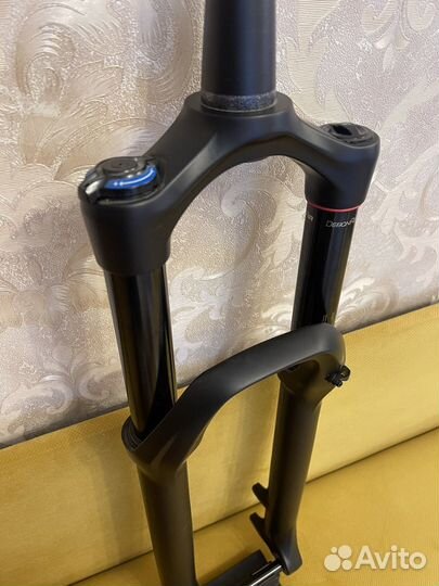 Новая вилка Rock Shox Yari RC Debon Air 29