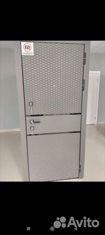 Входная дверь Авангард