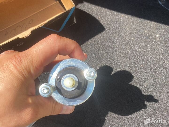 Втягивающее реле стартераToyota Corolla