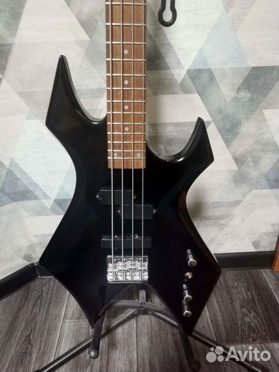 Бас гитара Maxtone Traditional Series custom