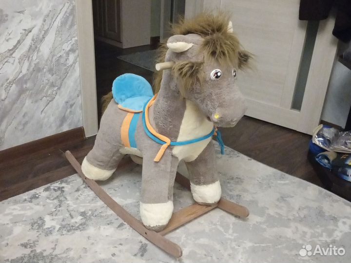 Детская качалка лошадь