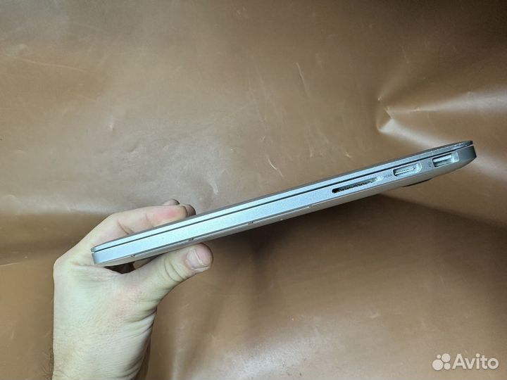 Apple macbook pro 13 2015 256 SSD отличная батарея