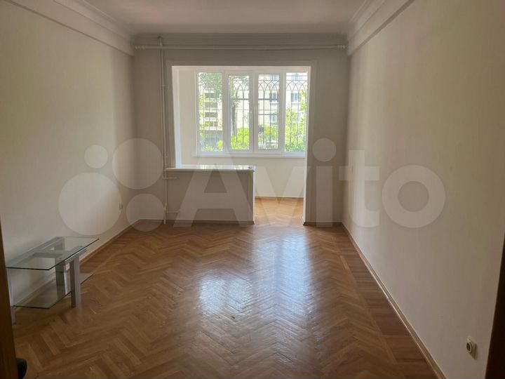 2-к. квартира, 60 м², 2/5 эт.