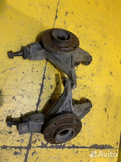 Кулак поворотный передний Peugeot 308 2007-2011