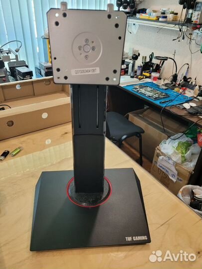 Монитор Asus TUF Gaming vg32vq с битой матрицей