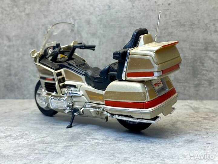 Коллекционная модель Honda Gold Wing 1500 1:18