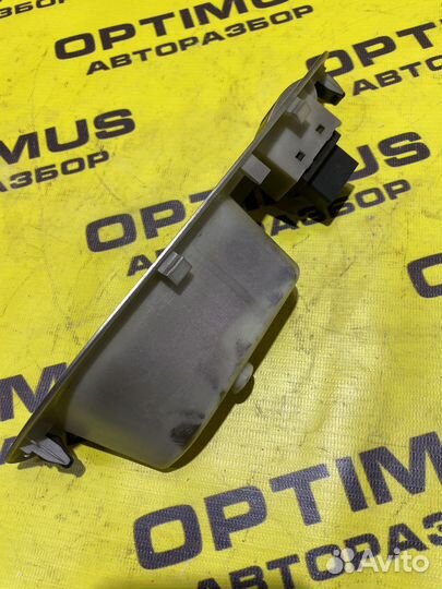 Накладка стеклоподъемника задний правый Lifan X50