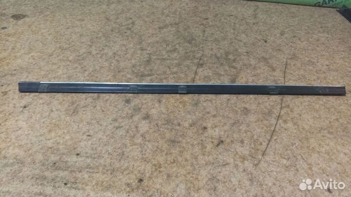 Бархотка внутренняя задняя левая Audi 100 C3 1985