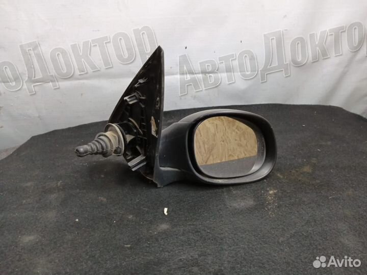 Зеркало механическое правое Peugeot 206