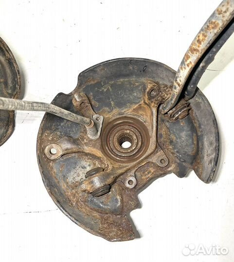 Кулак поворотный задний Mercedes W124