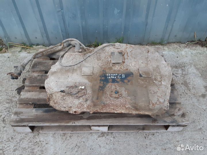 Бензобак Митцубиси Ланцер 7 CB 92-00 седан