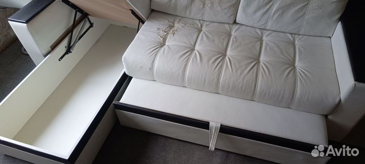 Кожаный угловой диван бу