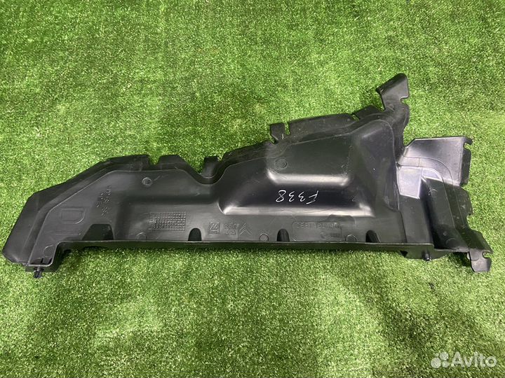 Дефлетор радиатора Peugeot 308