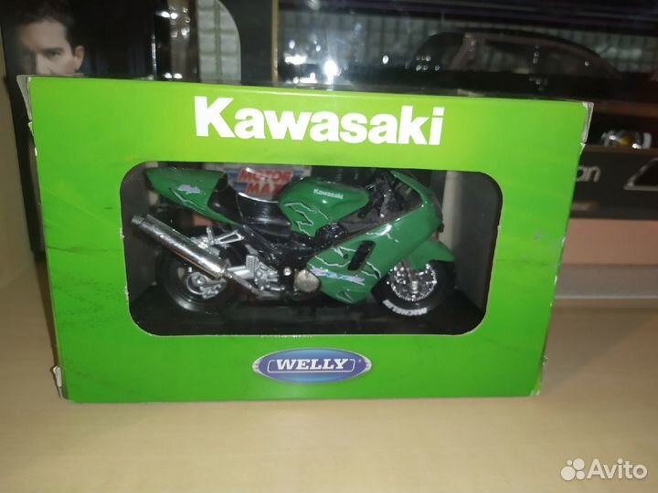 1:18 модели Мерсы, мото и другие