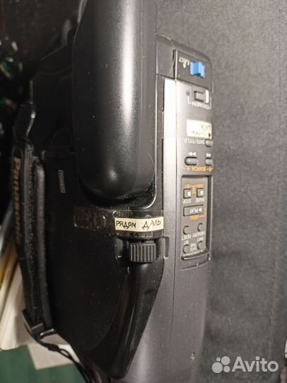 Видеокамера кассетная Panasonic NV-RX22EU