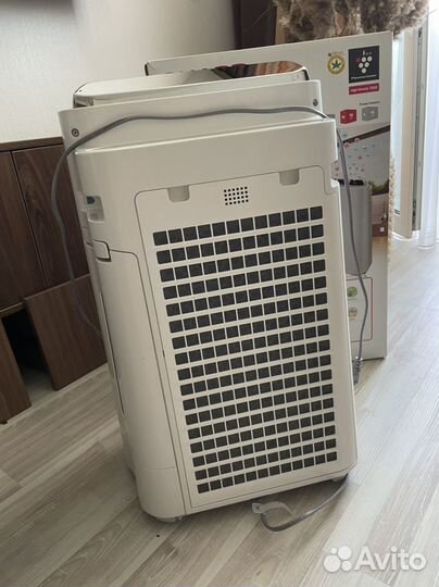 Очиститель воздуха Sharp KC-D51RW, белый